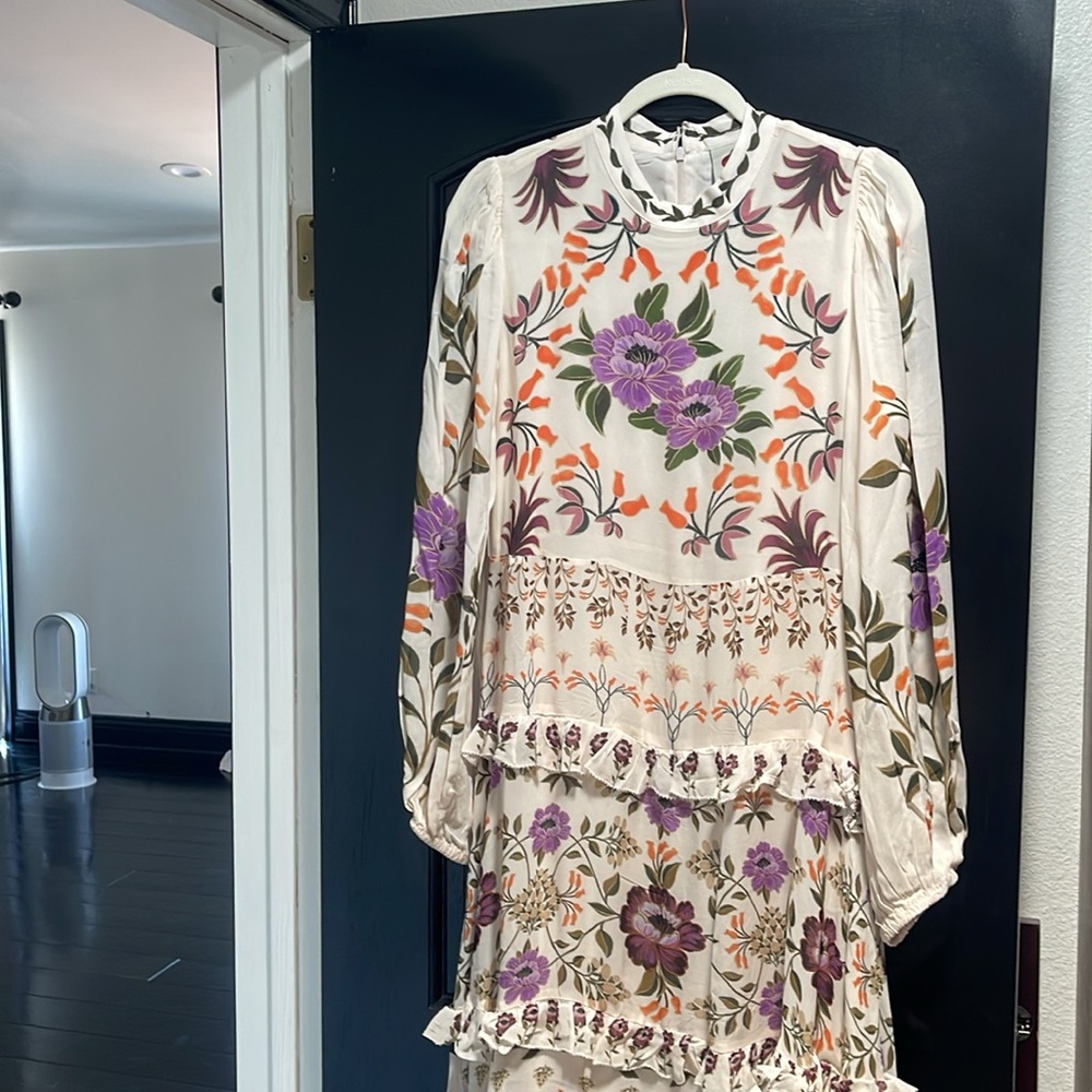 FARM Rio ‼️ Cream Winter Garden Ruffle
Maxi Dress - Picture 7 of 12